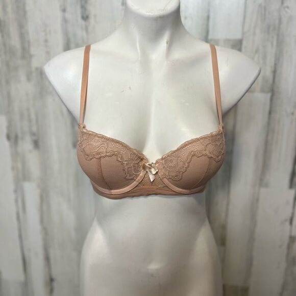 Bra  - Picture 1 of 7
